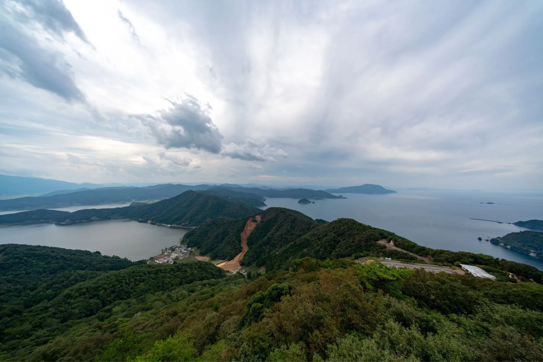 ПОСЕТИТЕ «ГАВАЙИ НА ХОКУРИКУ»